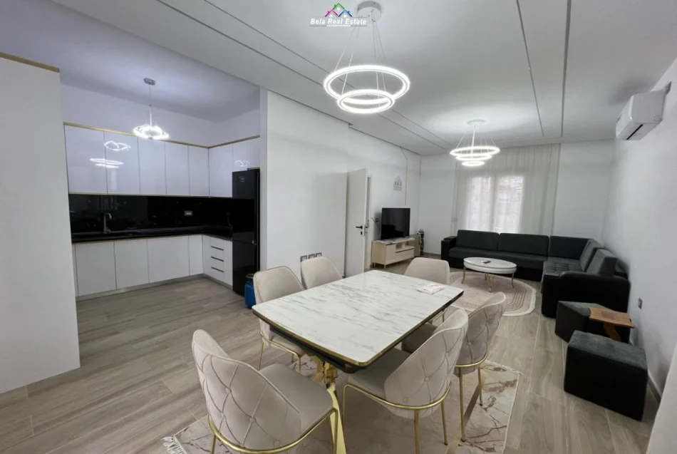Tirane, jepet me qera Vile 3+1+Ballkon , 100 m² 680 € (shkoze)