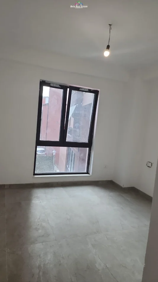 Tirane, jepet me qera zyre Kati 2, 96 m² 1.300 € (myslym shyr)