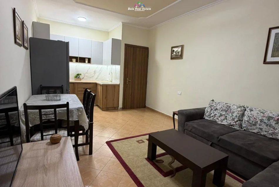 Shqiperi, jepet me qera apartament 1+1 Kati 4, 60 m² 500 € (ish restorant durresi)