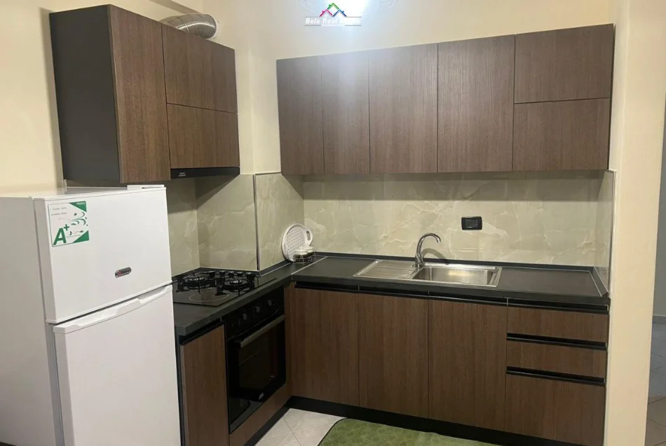 Tirane, shes apartament 1+1+Ballkon Kati 4, 65 m² 121.000 € (astir)
