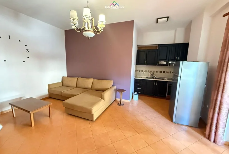 Tirane, jepet me qera apartament 1+1+Ballkon Kati 1, 70 m² 650 € (rruga e elbasanit)