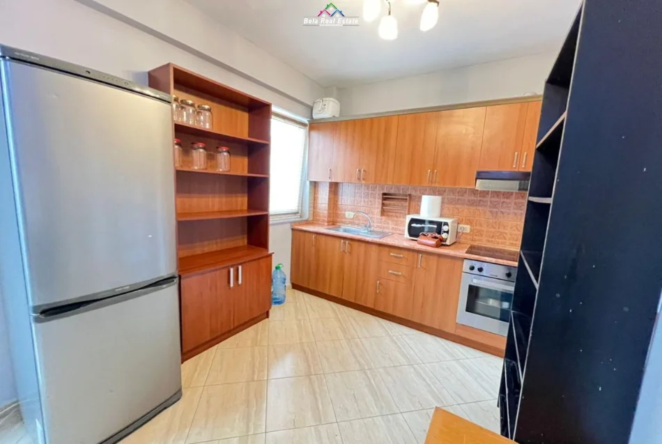 Tirane, jepet me qera apartament 1+1+Ballkon Kati 6, 110 m² 520 € (jordan misja)