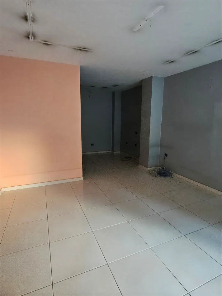 Tirane, jepet me qera ambjent biznesi Kati 0, 33 m² 800 € (Rruga Bardhyl)