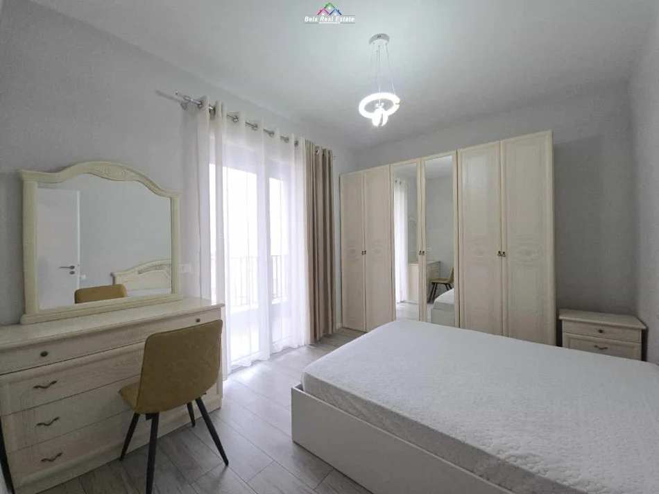 Tirane, jepet me qera apartament 1+1+Ballkon Kati 5, 70 m² 740 € (anton lufi)