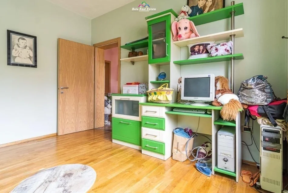Tirane, jepet me qera Vile 3 Katshe , 440 m² 2.300 € (shkoze)