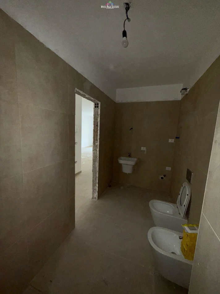 Tirane, jepet me qera zyre Kati 1, 120 m² 1.260 € (dritan hoxha)