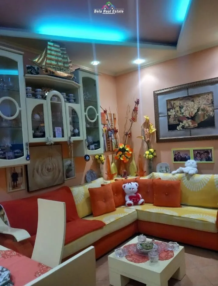 Tirane, jepet me qera apartament 1+1 Kati 4, 48 m² 520 € (shallvaret)