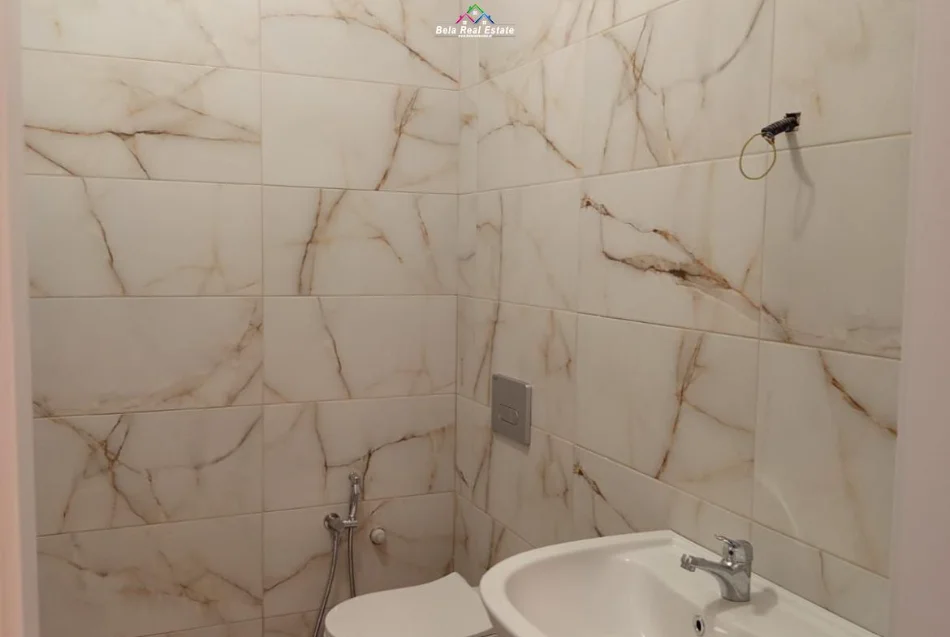 Tirane, jepet me qera apartament 2+1 Kati 3, 80 m² 680 € (dritan hoxha)