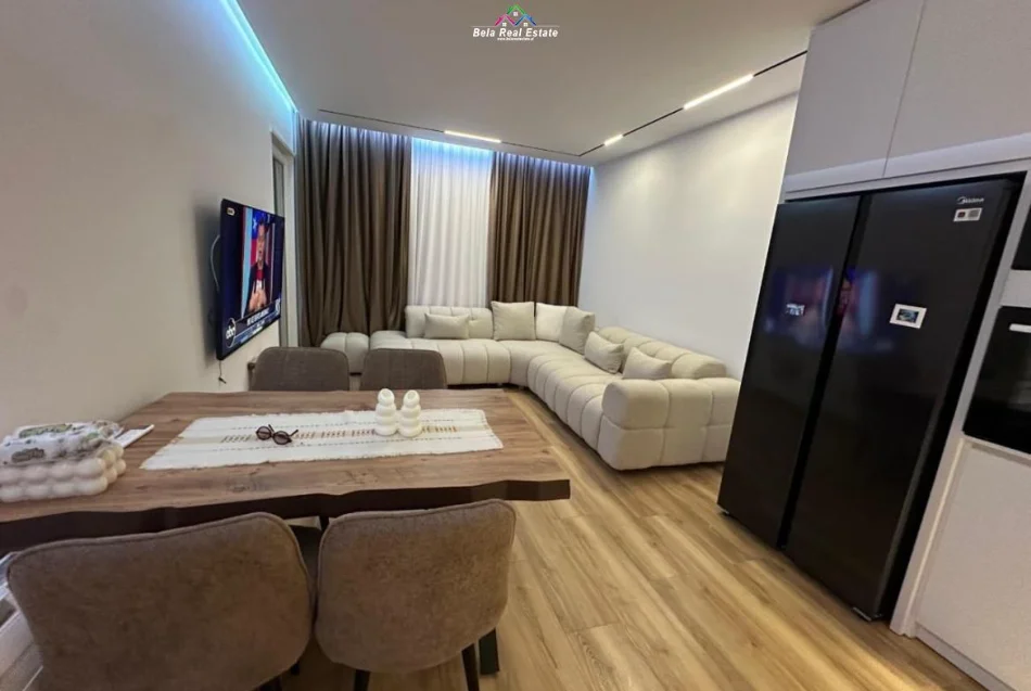 Tirane, shes apartament 2+1 Kati 8, 96 m² 145.000 € (univers city)