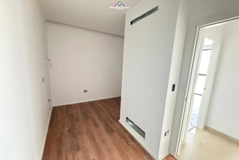 Tirane, jepet me qera zyre Kati 3, 155 m² 5.000 € (rruga elbasanit)