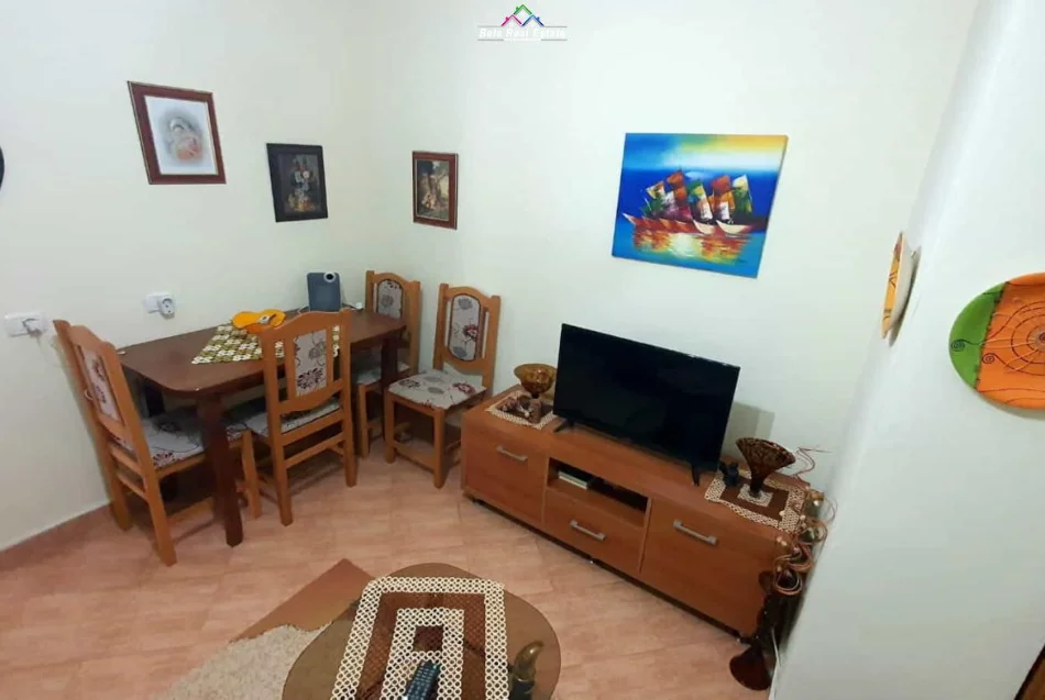 Tirane, jepet me qera apartament 1+1+Ballkon Kati 8, 40 m² 370 € (5 maji)