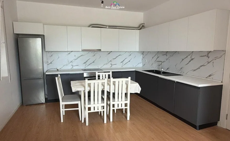 Tirane, jepet me qera apartament 2+1 Kati 5, 100 m² 550 € (RRuga e Dibres)
