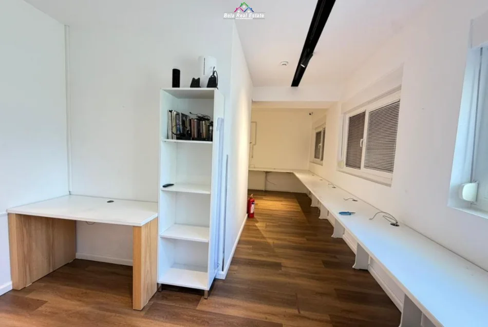 Tirane, shes zyre Kati 0, 200 m² 500.500 € (ali demi)