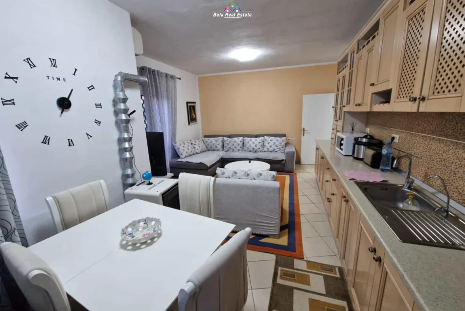 Tirane, jepet me qera apartament 2+1 Kati 1, 90 m² 600 € (selite)