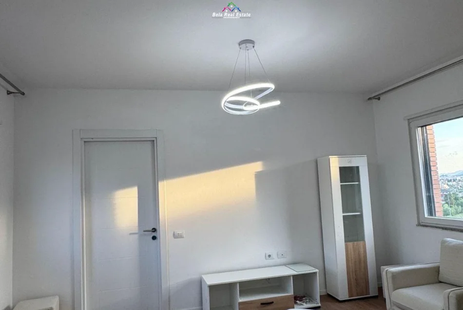 Tirane, jepet me qera apartament 2+1 Kati 7, 95 m² 600 € (paskuqan)