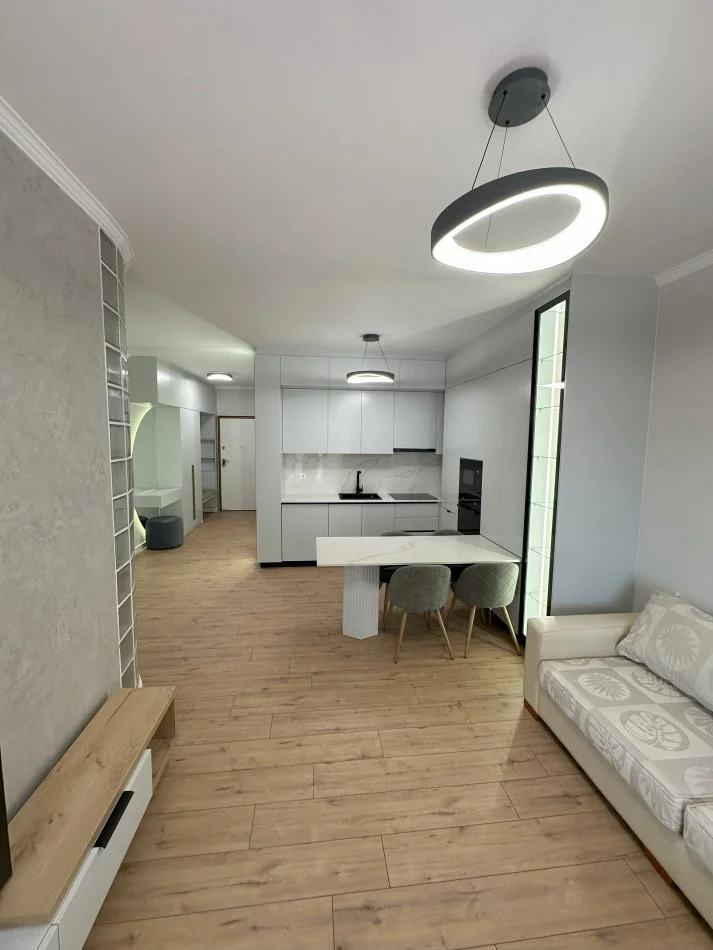 Tirane, jepet me qera apartament 2+1 Kati 2, 107 m² 1.000 € (Kompleksi Vizion +.)
