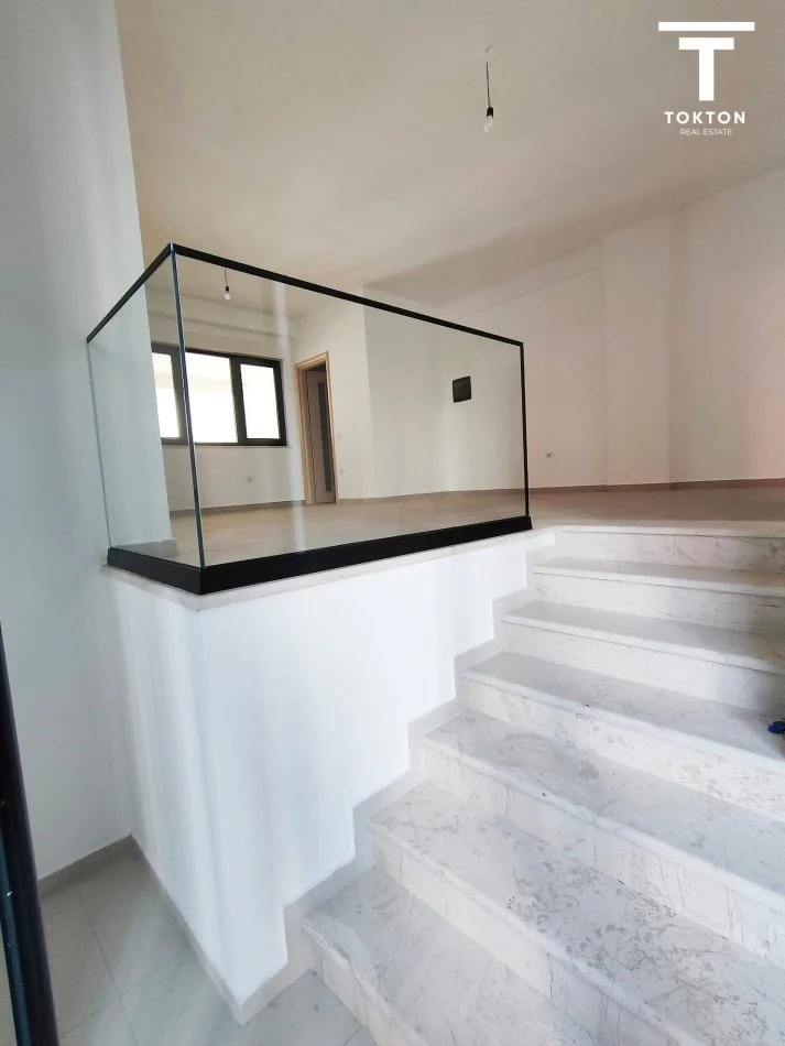 Tirane, shitet ambient biznesi Kati 0, 45 m² 120.000 € (Astir) tt 999