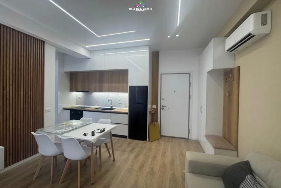 Tirane, jepet me qera apartament 1+1+Ballkon Kati 3, 75 m² 520 € (ali demi)