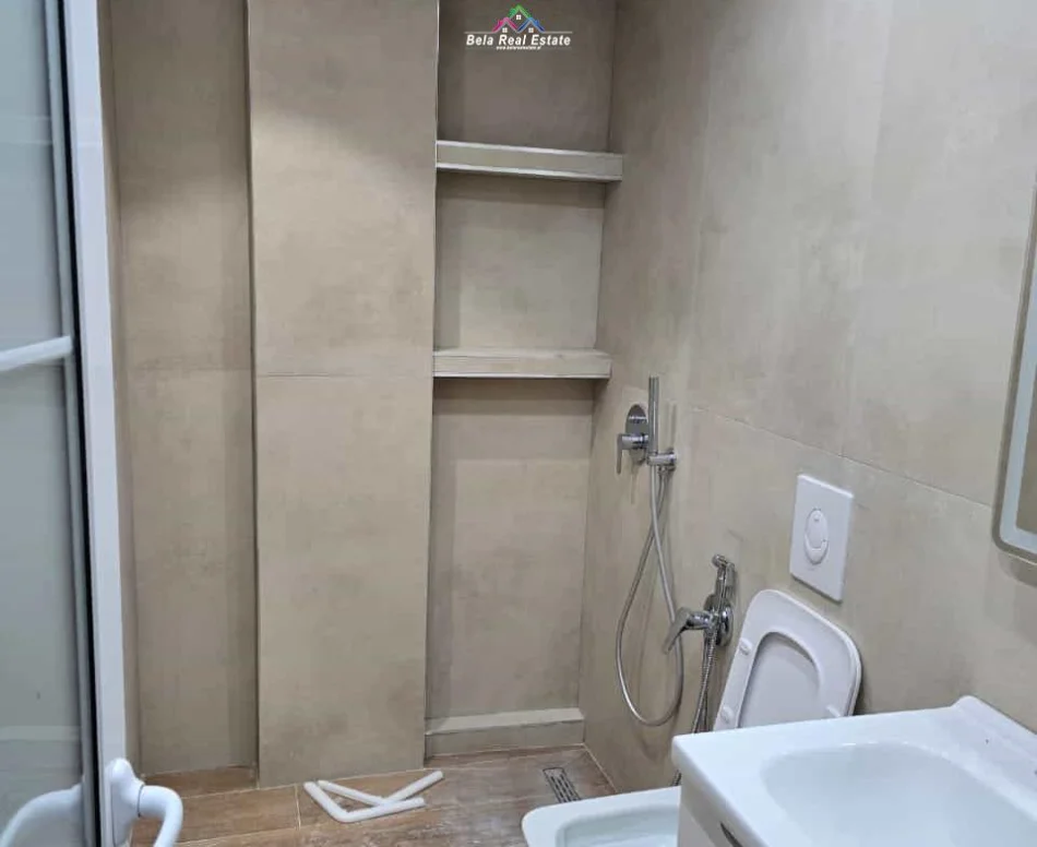 Tirane, shes apartament 1+1+Ballkon Kati 3, 50 m² 115.000 € (tregu elektrik)
