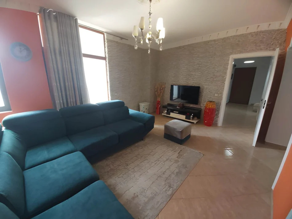 Tirane, jepet me qera apartament 2+1+Ballkon Kati 5, 120 m² 550 € (Kompleksi Grand, Ali Demi)