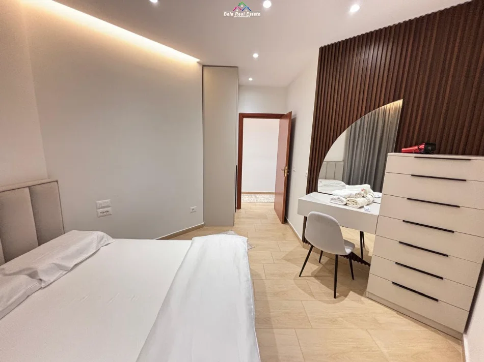 Tirane, jepet me qera apartament 1+1+Ballkon Kati 4, 65 m² 830 € (kopshti botanik)