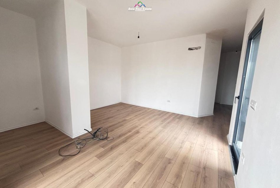 Tirane, jepet me qera zyre Kati 12, 67 m² 450 € (Rruga e Barrikadave)
