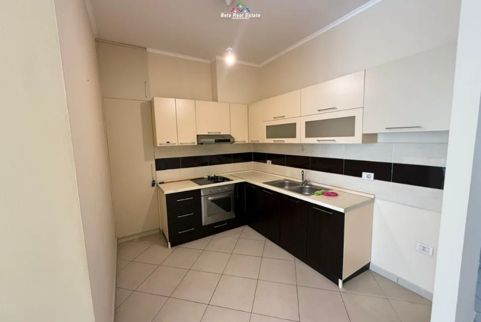 Tirane, shes apartament 1+1 Kati 2, 72 m² (tish dahia)