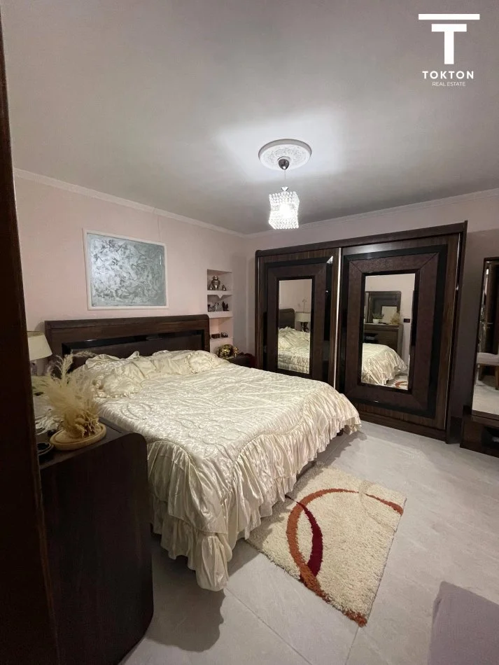 Tirane, jepet me qera shtepi 2+1 Kati 0, 800 € (xhamllik)