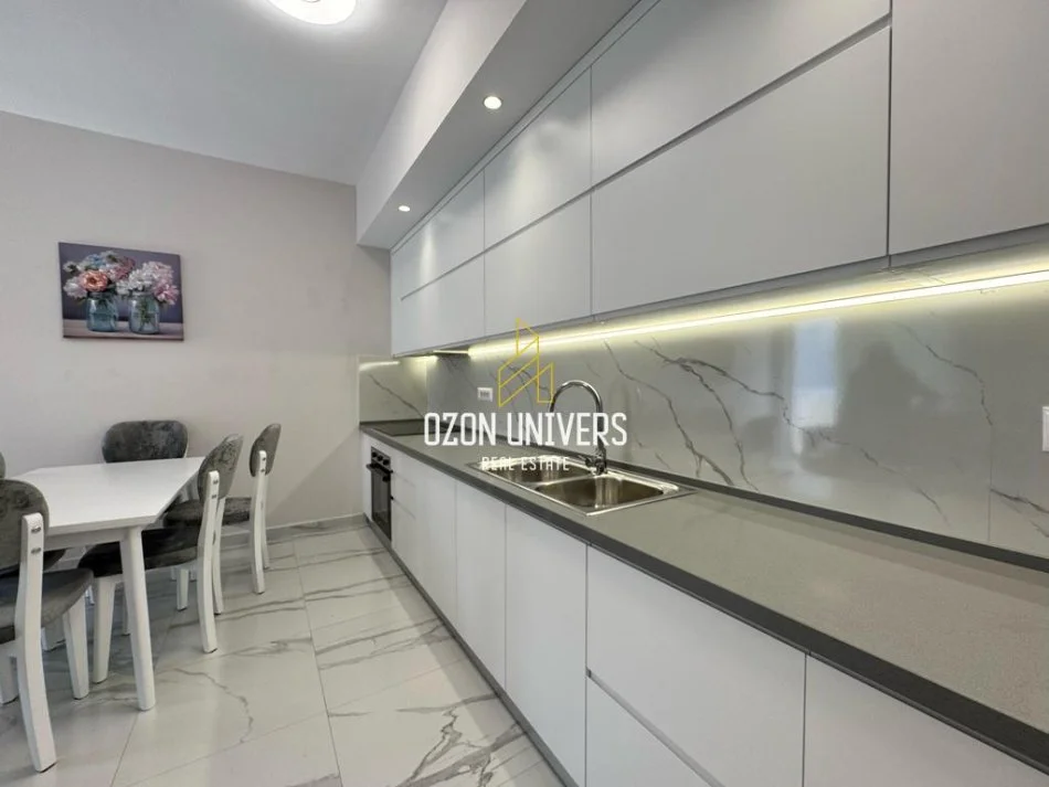 Tirane, jepet me qera apartament 2+1+Ballkon Kati 6, 95 m² 850 € (Ish Fusha e Aviacionit)