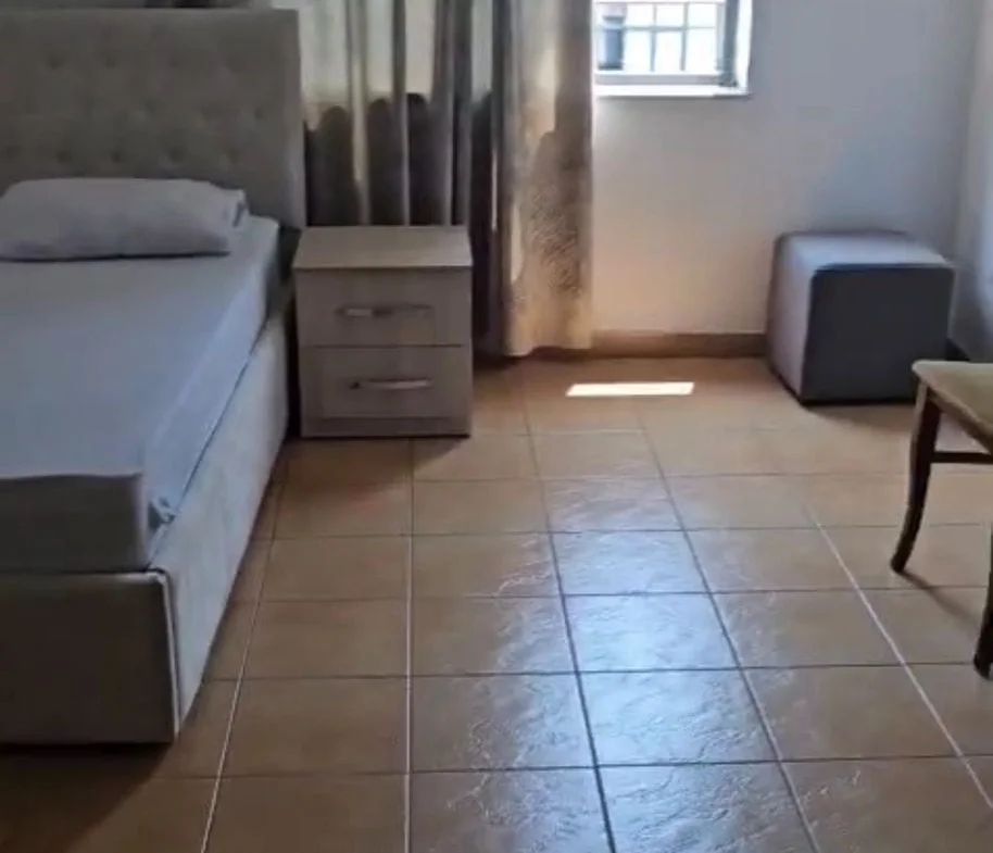 Tirane, jepet me qera apartament 2+1 Kati 8, 80 m² 700 € (vasil shanto)