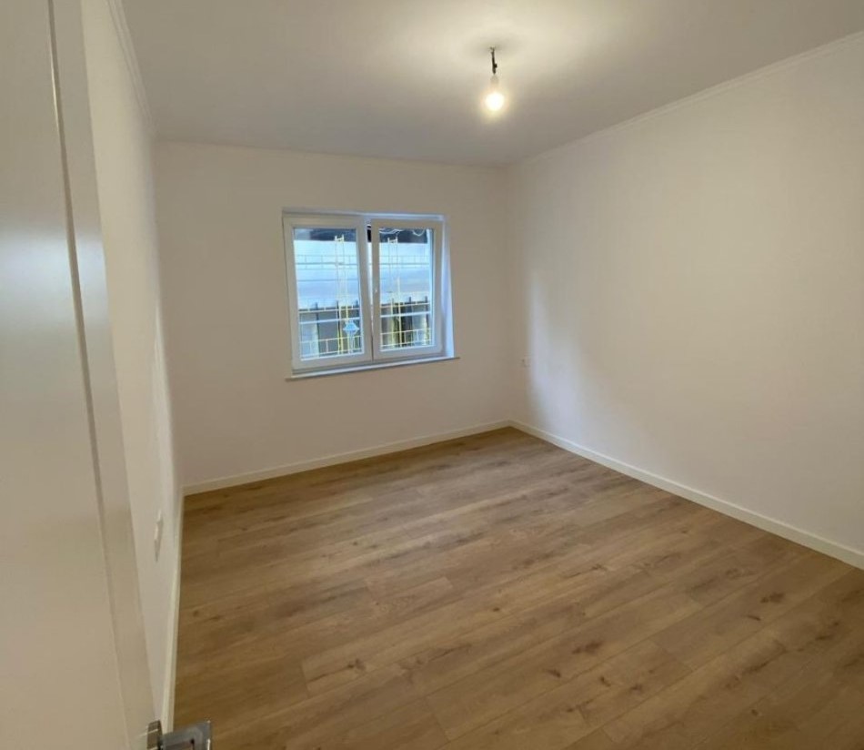 Tirane, shitet apartament 2+1 Kati 2, 83 m² 185.000 € (Rruga e Durrësit, Tiranë, TT 1624)