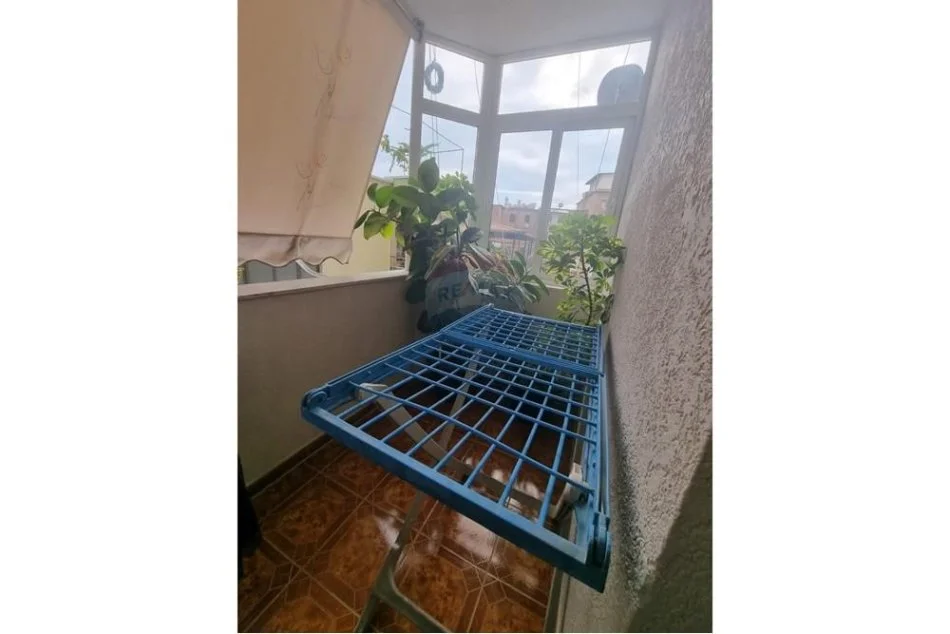Tirane, jepet me qera apartament 3+1 Kati 3, 134 m² 800 € (Rruga e Kavajes)