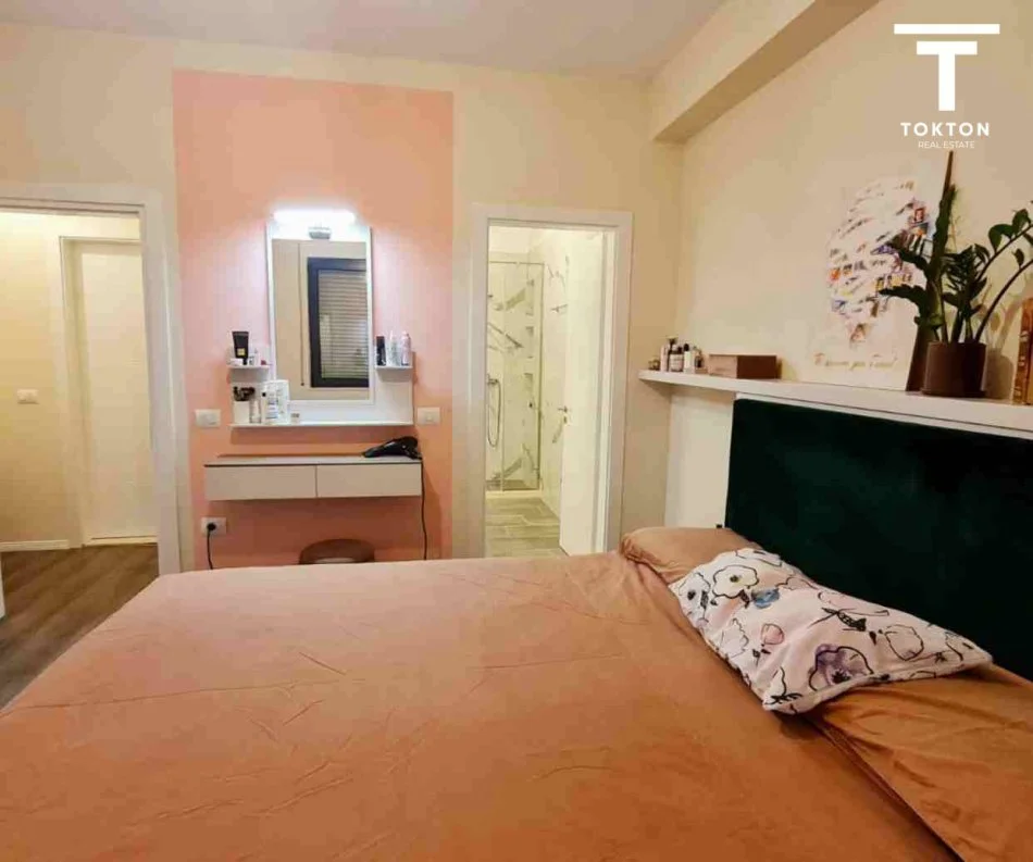 Tirane, shitet apartament 2+1+Ballkon Kati 2, 101 m² 237.000 € (PORCELAN)