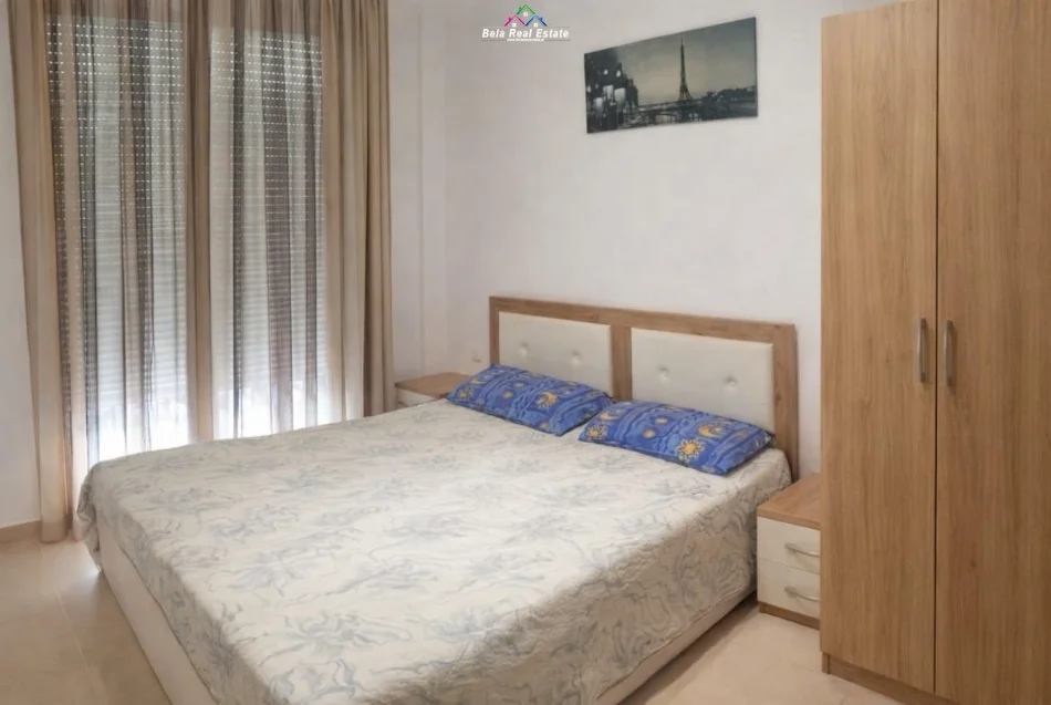 Tirane, jepet me qera apartament 1+1+Ballkon Kati 3, 50 m² 380 € (21 dhjetori)