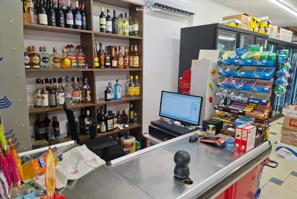 Tirane, jepet me qera dyqan Kati 0, 134 m² 1.580 € (myslym shyr)