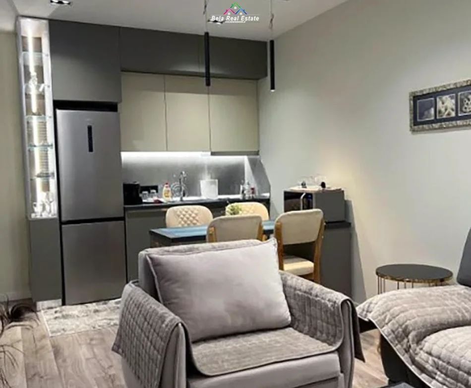 Tirane, jepet me qera apartament 1+1+Ballkon Kati 11, 65 m² 870 € (qender)