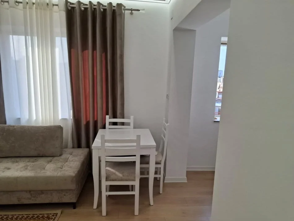 Tirane, jepet me qera apartament 1+1+Ballkon Kati 3, 60 m² 580 € (ferit xhajko)