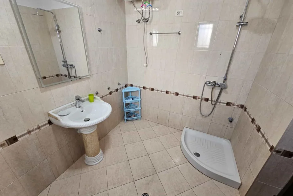 Tirane, jepet me qera Vile 1+1 Kati 2, 100 m² 470 € (qytet studenti)