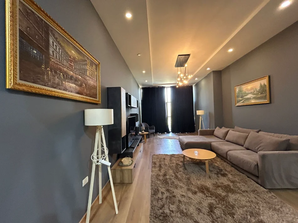 Tirane, jepet me qera apartament 1+1 Kati 2, 90 m² 600 € (Liqeni, Rruga Peti)