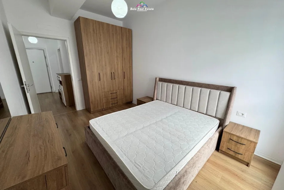 Tirane, jepet me qera apartament 1+1 Kati 5, 61 m² 410 € (ali demi)