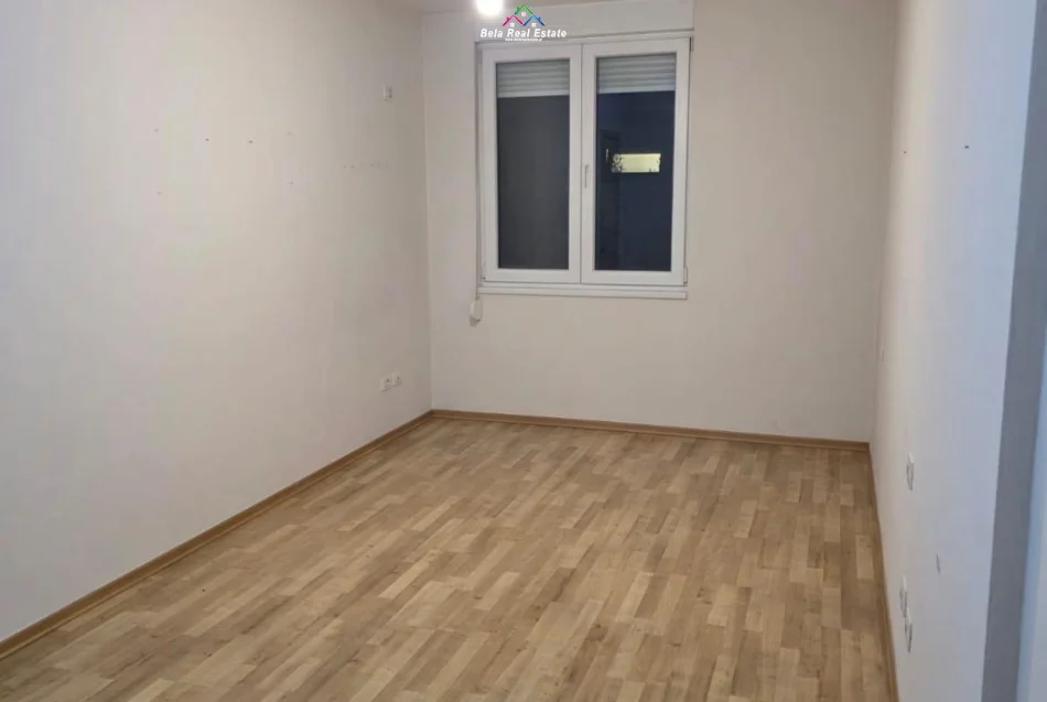 Tirane, jepet me qera zyre Kati 2, 103 m² 670 € (frosina plaku)