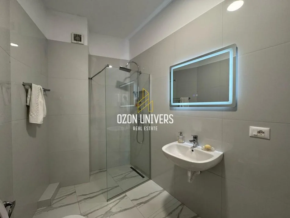 Tirane, jepet me qera apartament 2+1+Ballkon Kati 6, 95 m² 850 € (Ish Fusha e Aviacionit)