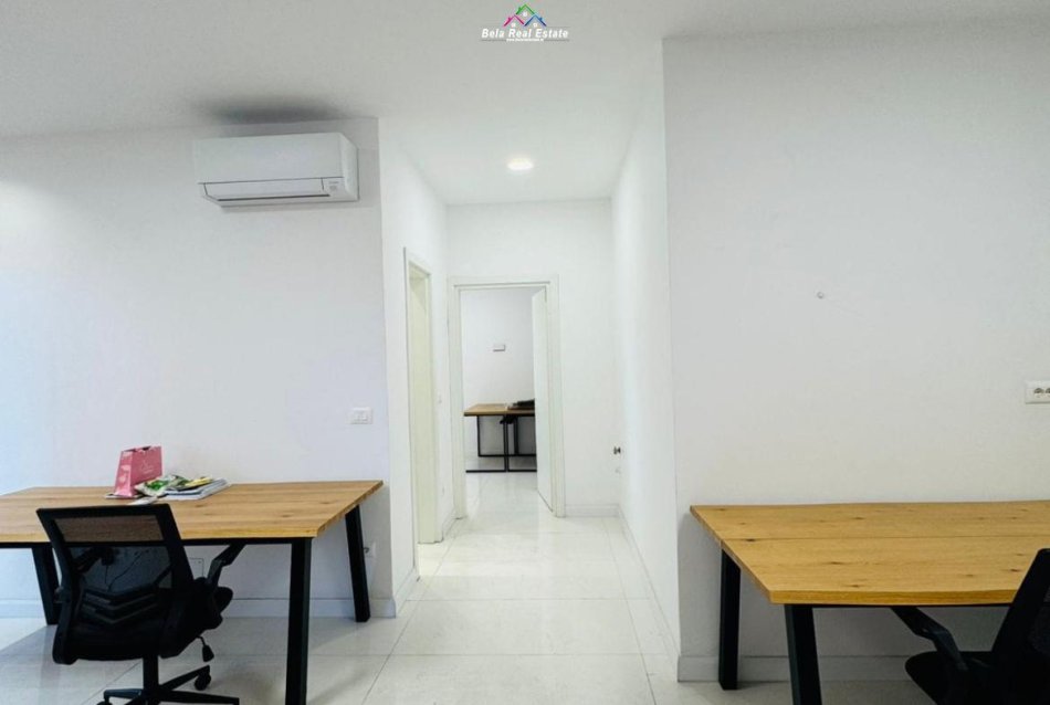 Tirane, jepet me qera zyre Kati 6, 80 m² 940 € (Rruga e Kavajes)