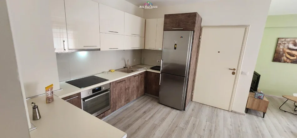 Tirane, jepet me qera apartament 2+1 , 101 m² 700 € (Kopshti zoologjik)