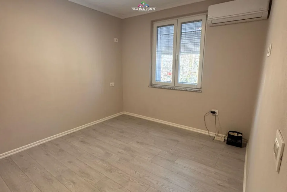 Tirane, jepet me qera zyre Kati 2, 70 m² 800 € (21 dhjetori)