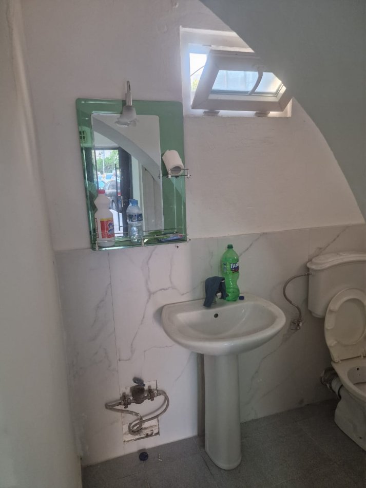 Tirane, jepet me qera dyqan Kati 0, 30 m² 540 € (qender)