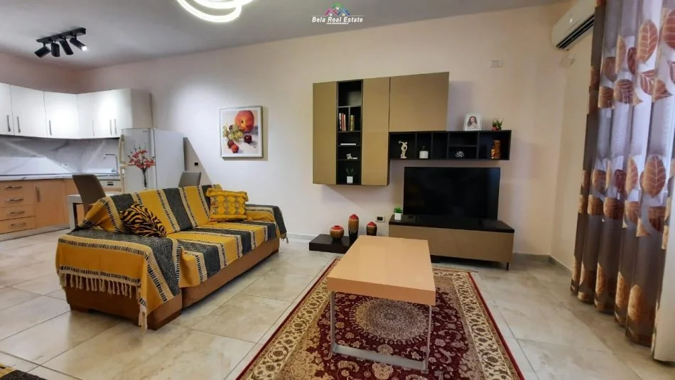 Tirane, jepet me qera apartament 1+1+Ballkon Kati 2, 75 m² 600 € (Kopshti Botanik dhe Zoologjik)