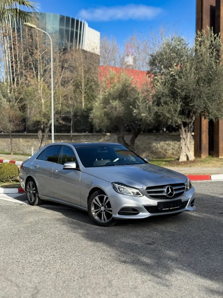 Tirane, shes makine Benz W212 E Class Nafte, gri metalizato automatik Klima 207 km 11.900 €