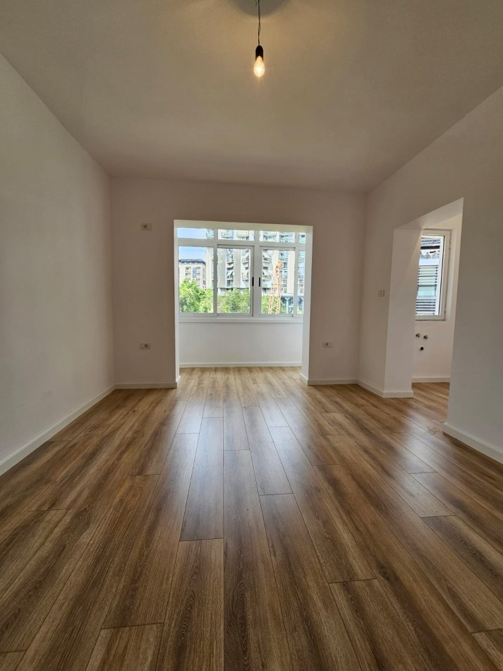 Tirane, shitet apartament 1+1 Kati 4, 45 m² 130.000 € (Qendër)