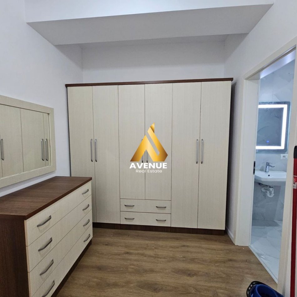 Tirane, jepet me qera apartament 2+1+Ballkon Kati 4, 85 m² 500 € (PASHO HYSA)